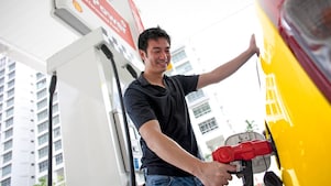 Male customer at a Shell Retail site