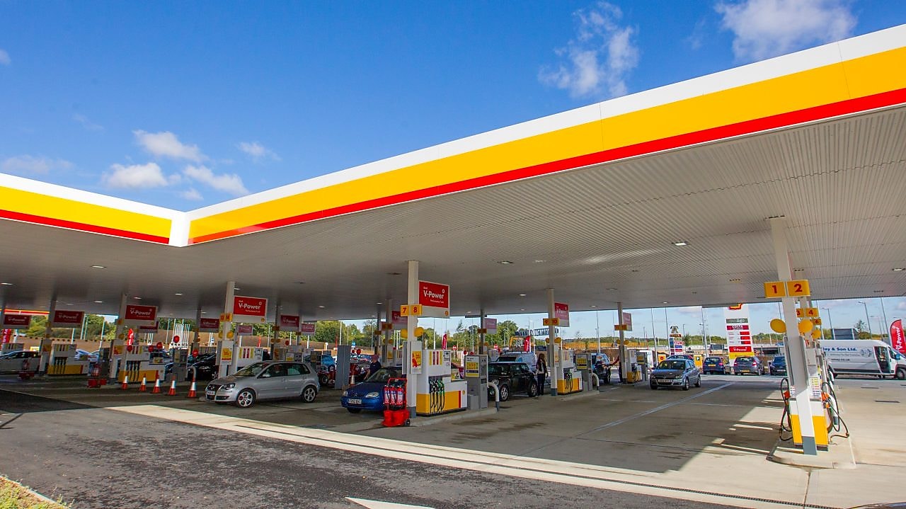 Akaryakıt istasyonu