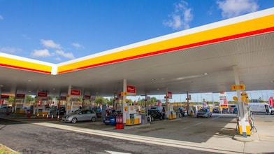 Akaryakıt istasyonu