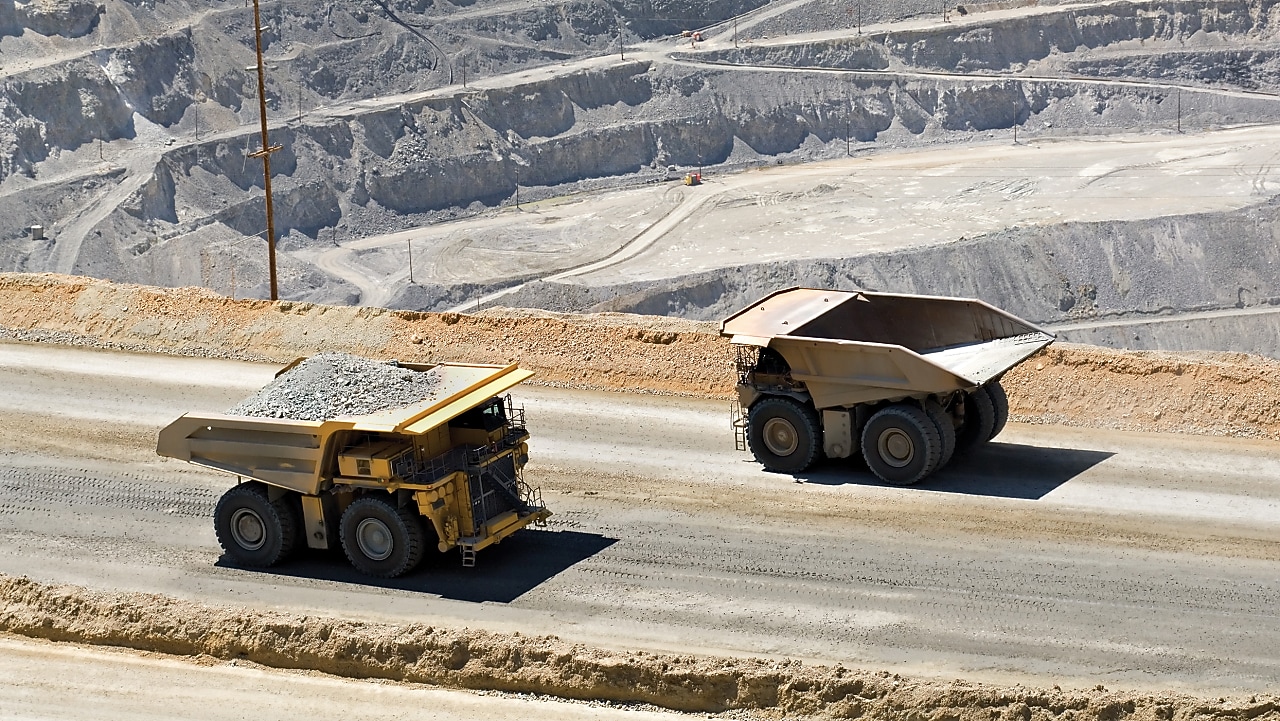 International Hard Rock Mine (Uluslararası Sert Kaya Madencilik), Peru