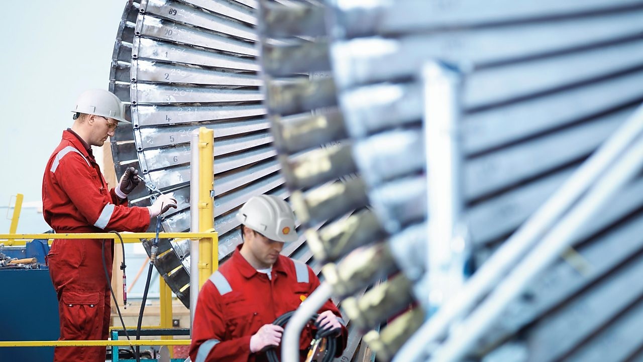 Küçük aksamlara sızan yağ saçıntısı