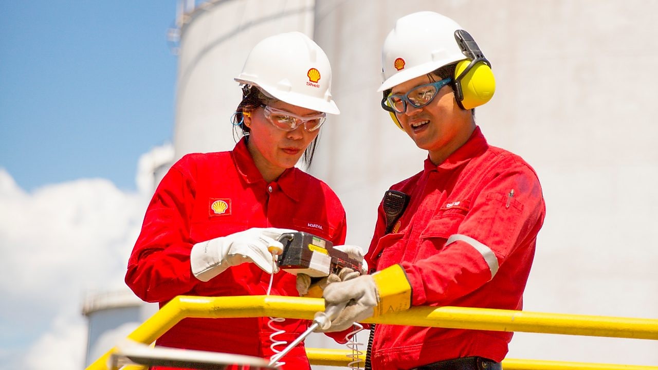 işyerinde çalışan işçi