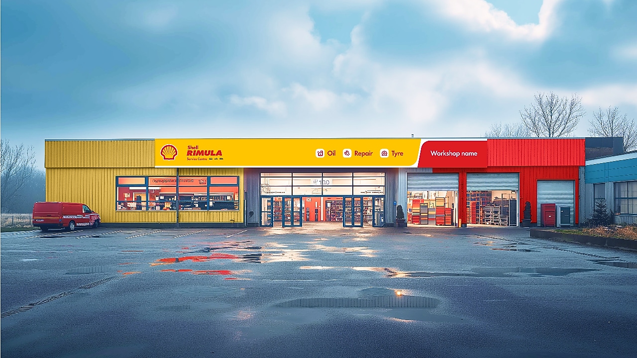 Shell markalı ağır vasıta servisi görünümü Binanın Shell pekten ve Shell Rimula logolu sarı kırmızı cephesi öne çıkmaktadır.