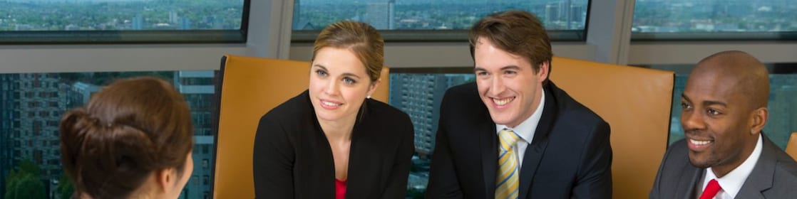 Çalışanlar toplantıda