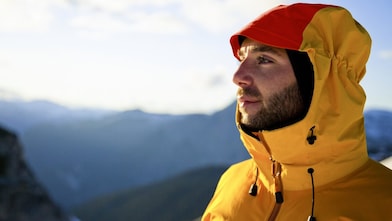 Climbing Cypress Peak, Cypress Tepesi'nde genç bir adamın portre fotoğrafı 