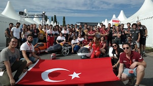 Shell Eco-marathon yarışlarına katılan öğrenciler.