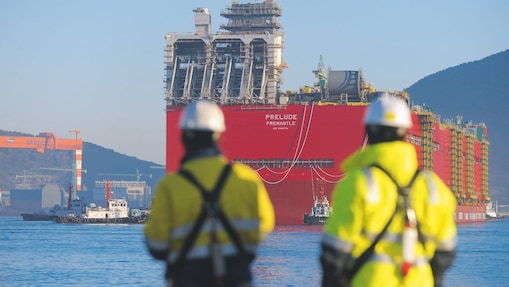 Prelude'un ilk yolculuğu: tesisin muazzam gövdesi ilk defa suya iniyor