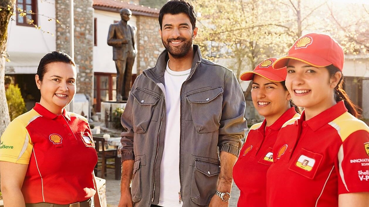 Marka elçimiz Engin Akyürek ve Ballıca Köyü kadın çalışanlarımız