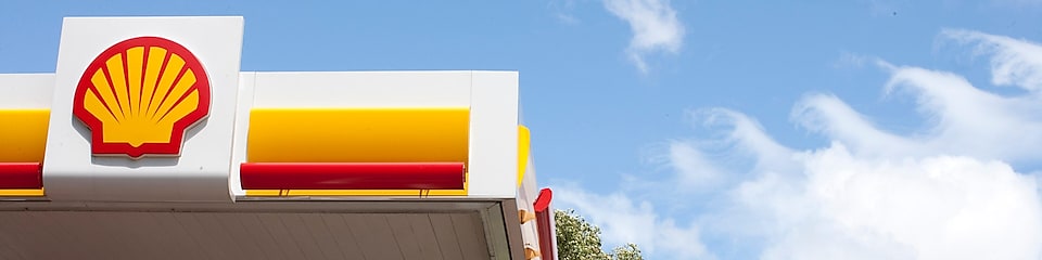  Shell pecten logo on refueling station