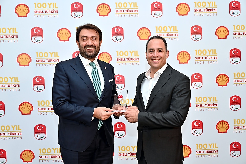 Türkiye Milli Paralimpik Komitesi Başkanı Dr. Av. Murat Aksu ve Shell & Turcas CEO Emre Turanlı