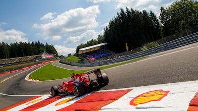 Alman Ferrari yarışçısı Sebastian Vettel, Belçika Formula 1 Grand Prix’de Spa-Francorchamps pistinde pratik yapıyor
