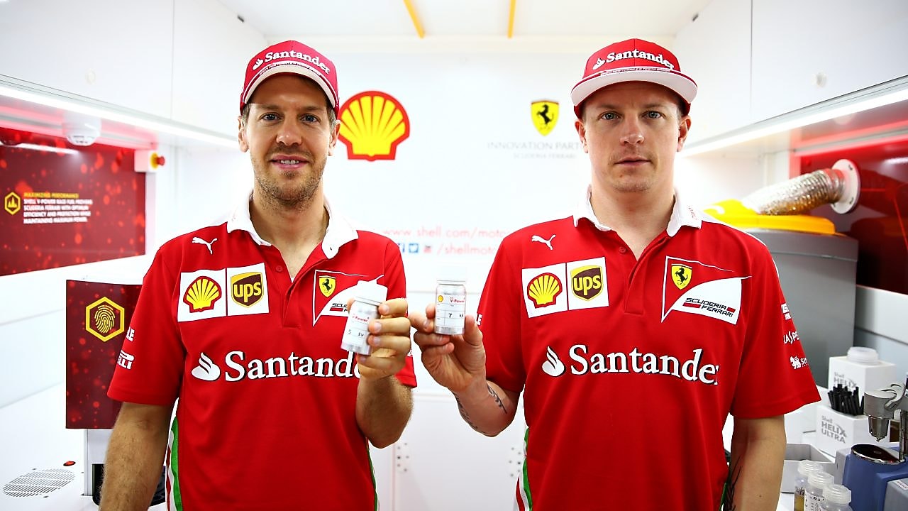Sebastian Vettel ve Kimi Raikkonen shell v-power’ı tanıtıyor