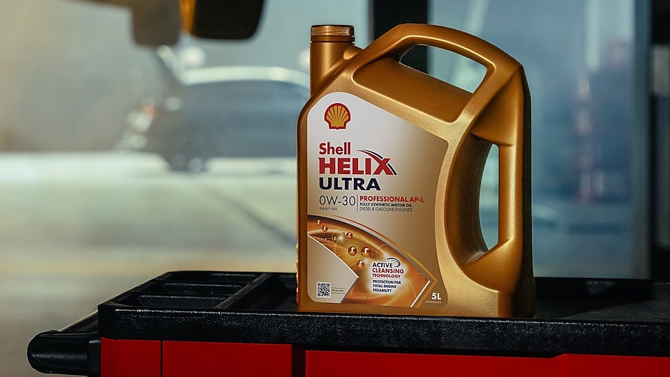 Shell Helix Binek Araç Motor Yağları ürün ailesini keşfedin