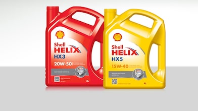 İki şişe Shell Helix Madeni Motor Yağı