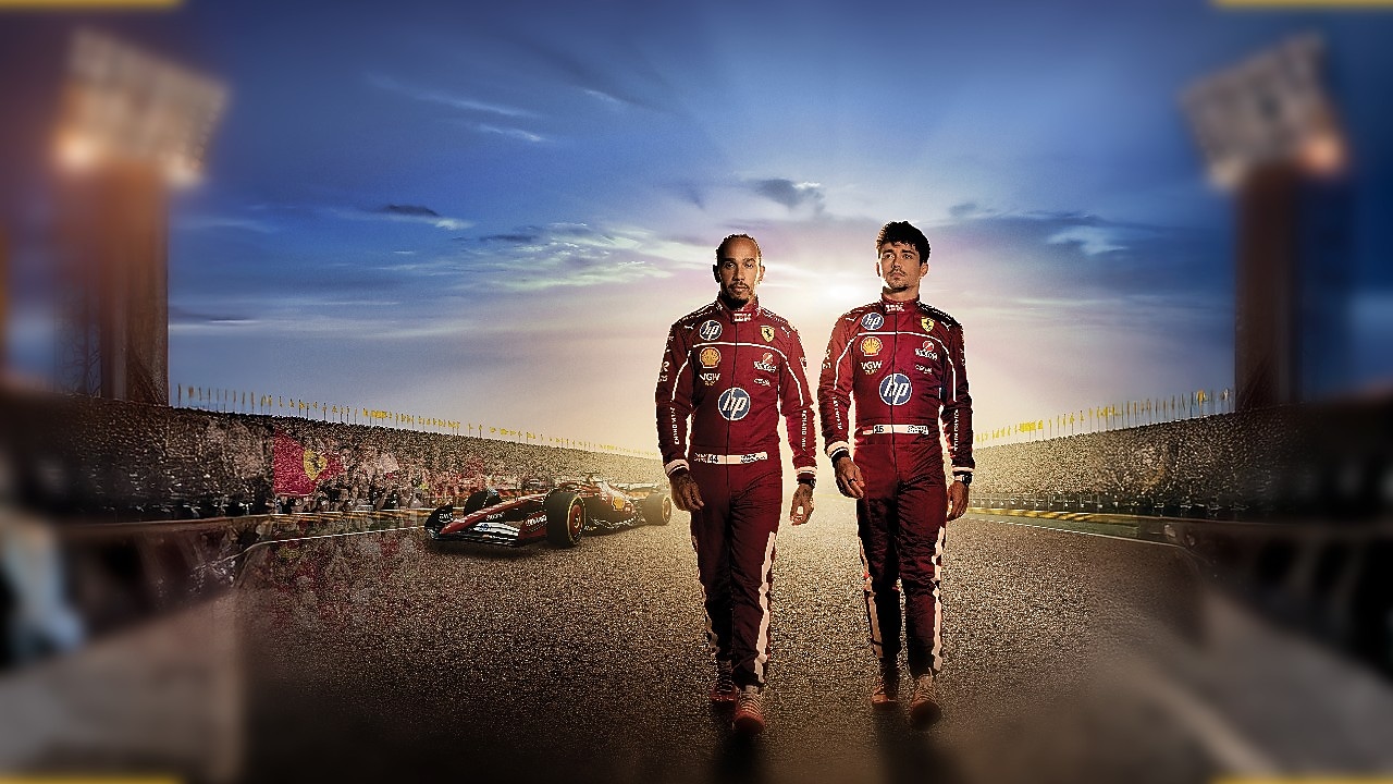 Scuderia Ferrari F1 aracı garajda