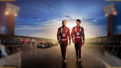 Scuderia Ferrari F1 aracı garajda