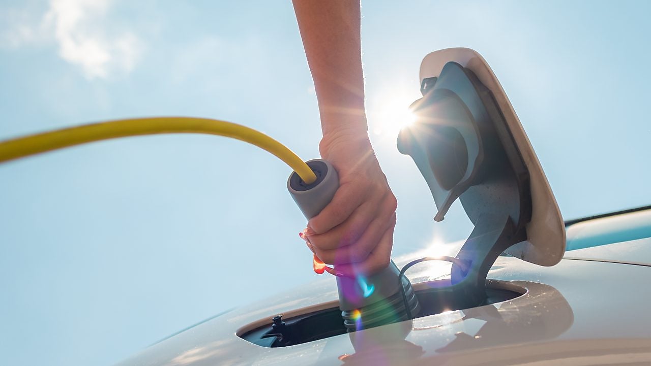 Müşteri Operasyonları ekibimize 4442020 üzerinden ulaşarak tüm görüş, öneri ve şikayetleriniz bizimle paylaşabilir işlemlerinizi kolayca gerçekleştirebilirsiniz. Ekibimiz 7/24 hizmet vermektedir.