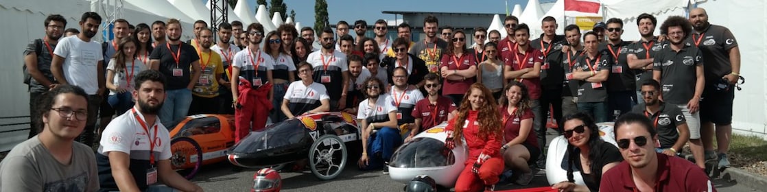 Shell Eco-marathon yarışlarına katılan öğrenciler.
