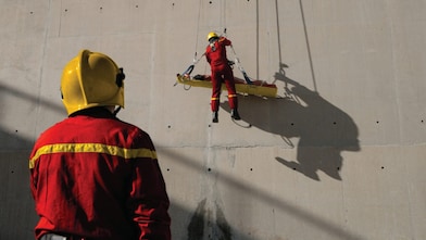Rafineride HSSE kurtarma eğitimi egzersizi